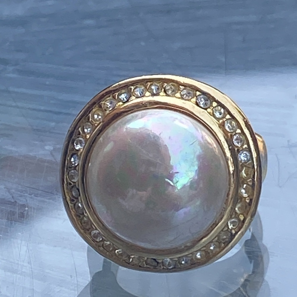 Vintage Christian Dior Faux Pearl Rhinestone Glass Ring Gold Tone size 8/9 - Picture 5 of 6